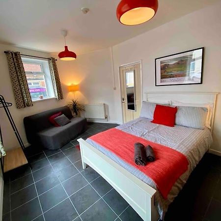 Brickworks - 2 Bedrooms, 15 Mins Walk To The Centre, With Garden Cardiff Dış mekan fotoğraf