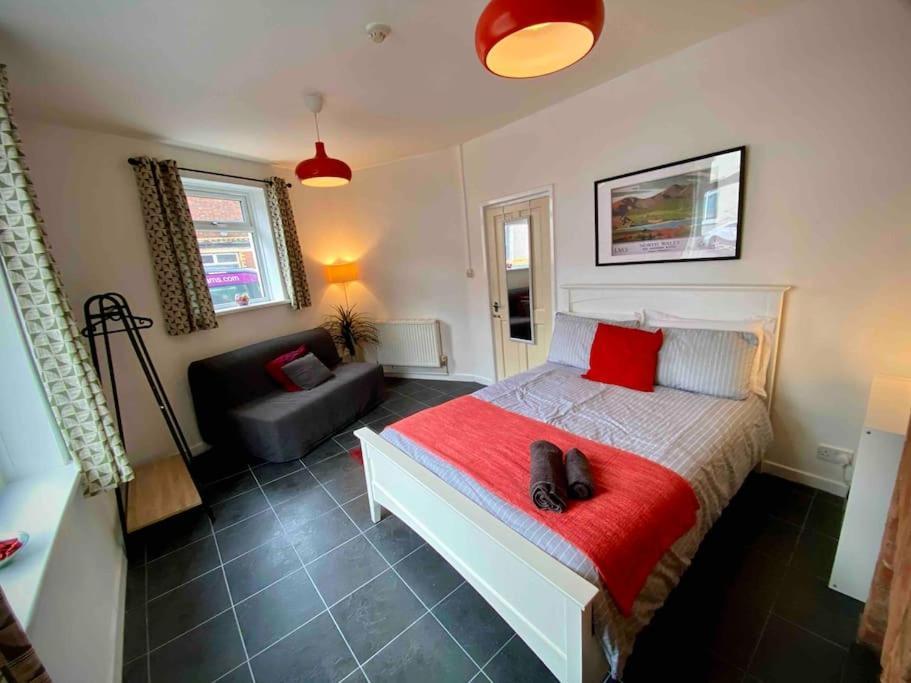 Brickworks - 2 Bedrooms, 15 Mins Walk To The Centre, With Garden Cardiff Dış mekan fotoğraf