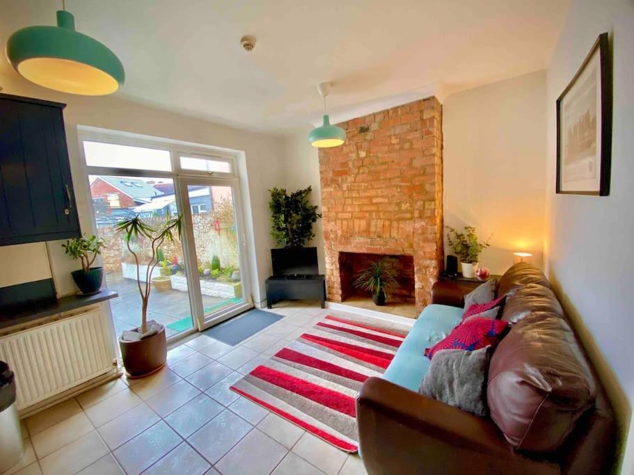 Brickworks - 2 Bedrooms, 15 Mins Walk To The Centre, With Garden Cardiff Dış mekan fotoğraf